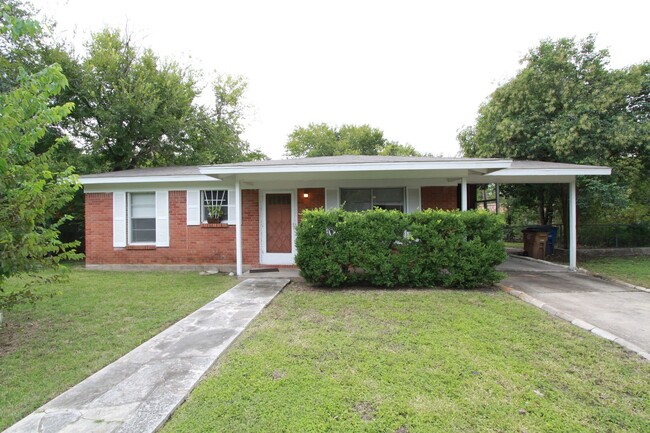 Primary Photo - Charming 3-Bedroom Home in Windsor Park