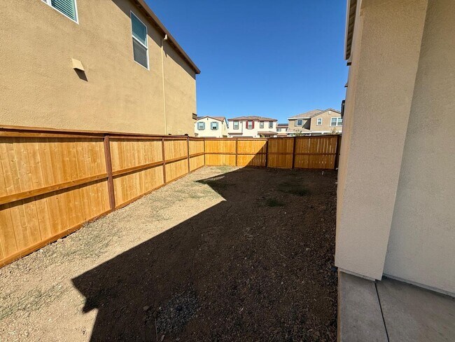Building Photo - 171 Dock Cir