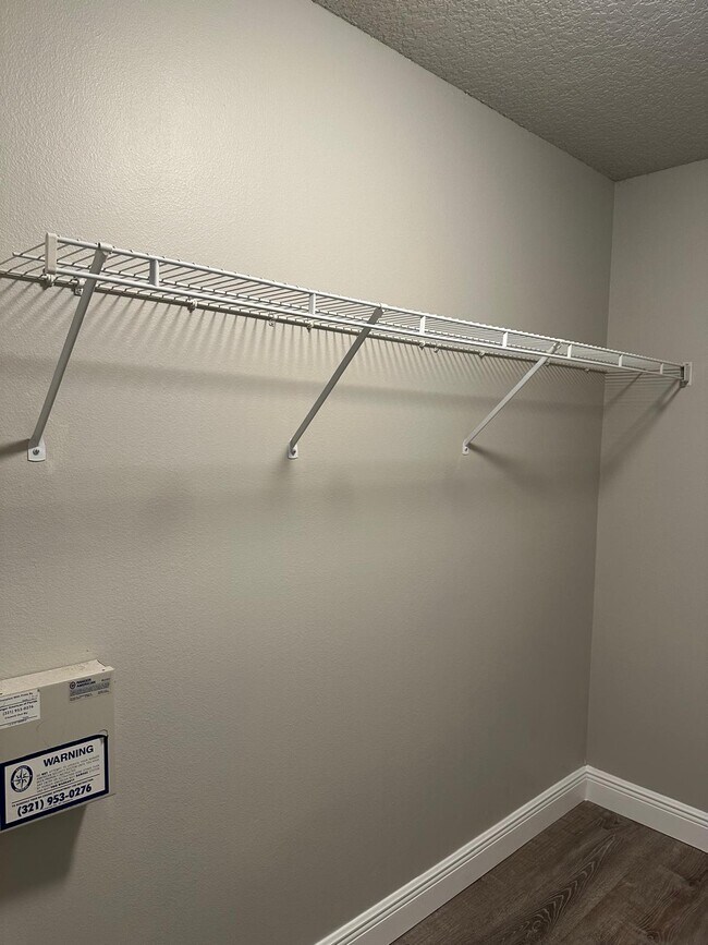 Building Photo - 790 Gillen Ave NW