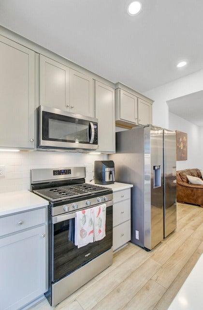 Building Photo - 770 Trotters Ln