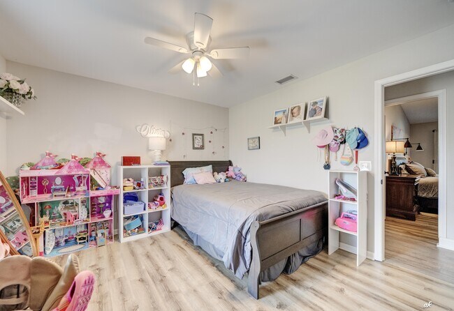 Building Photo - 707 Plantation Cir