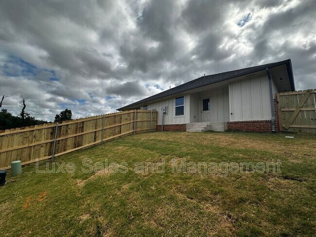 Building Photo - 3715 Franks Wy