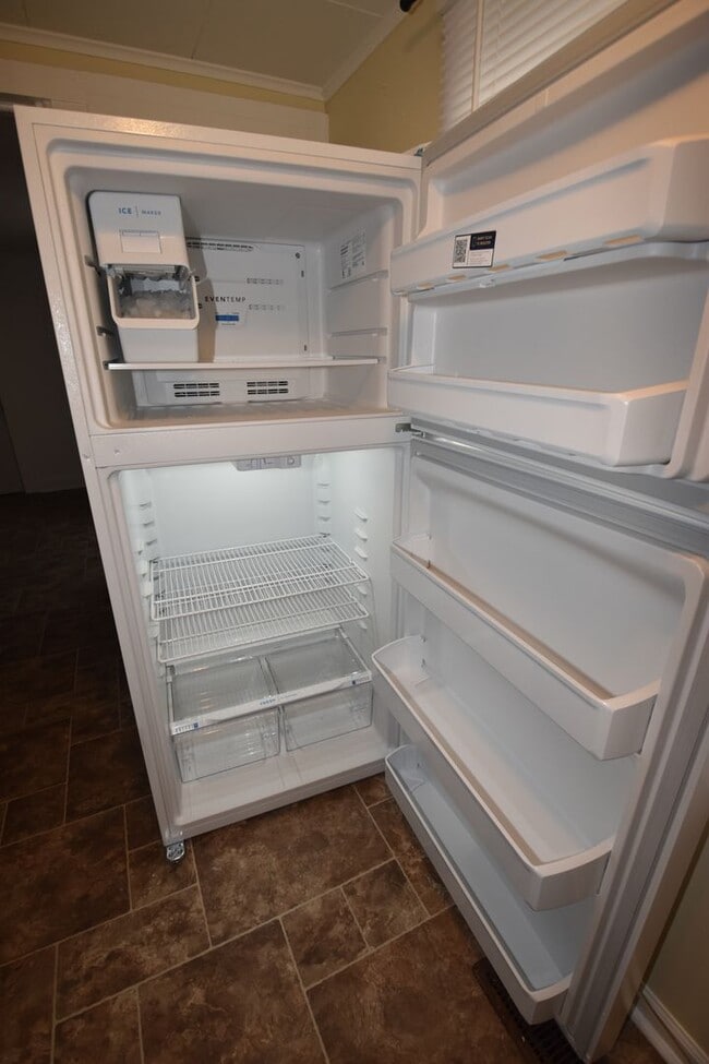 Building Photo - 2 Bedroom Home For Rent Fortville IN