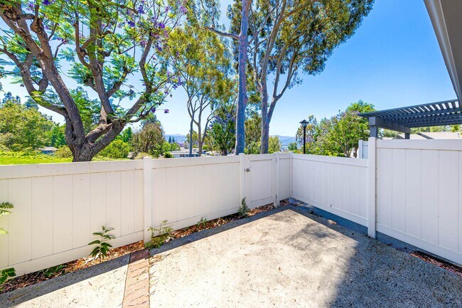 Building Photo - Largest floor plan offered in Fairmont Hill
