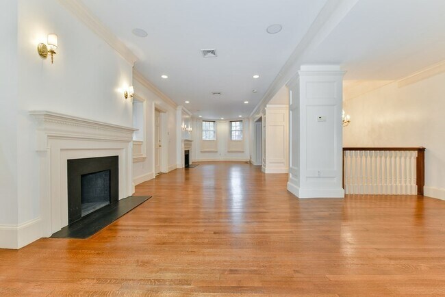 Building Photo - 17 Willow St