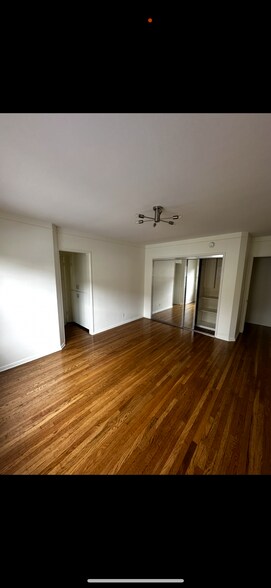 Building Photo - 1433 Selby Ave