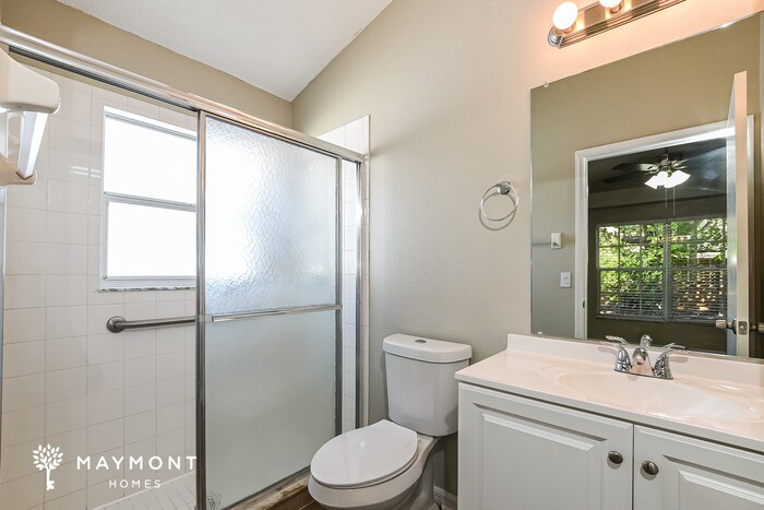 Building Photo - 2041 Donegan Pl