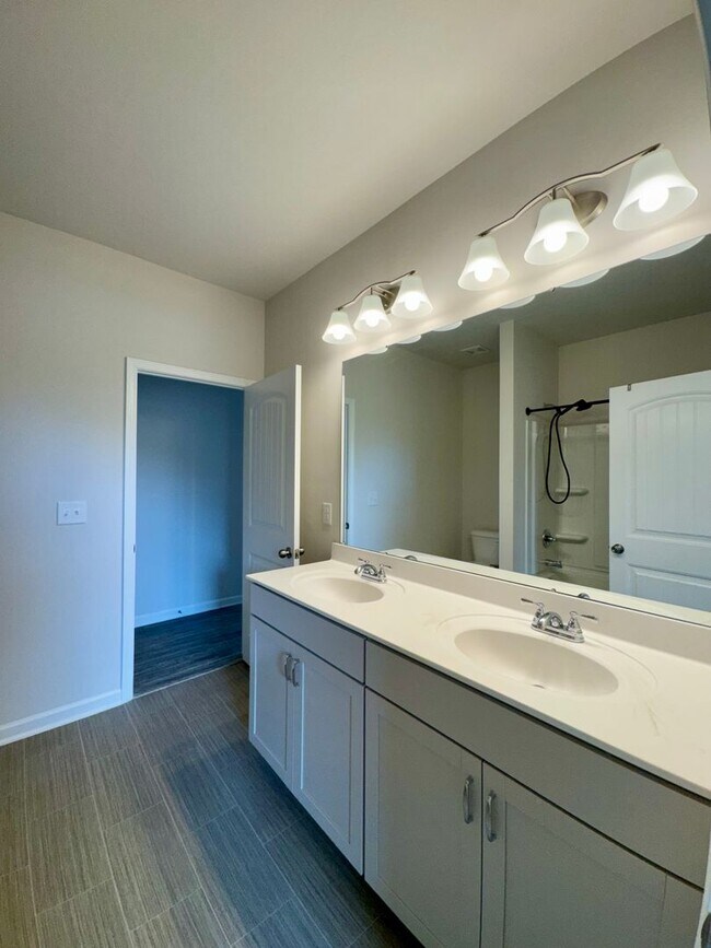 Building Photo - Brantley Place