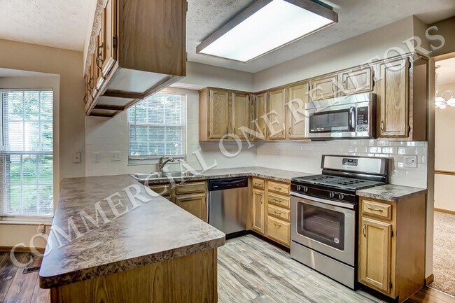 Building Photo - Beautiful 4 bedroom home near Polaris