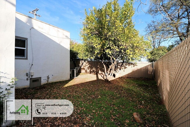 Building Photo - 1235 Sacramento St