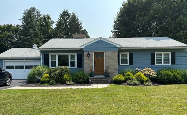 Primary Photo - 2702 E Colvin St