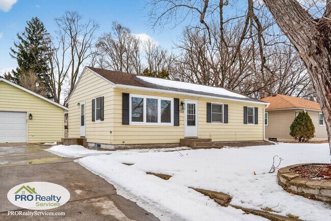 Building Photo - 3 Bedroom Home **50% off January or February's Rent with a January or February 2026 Move In**