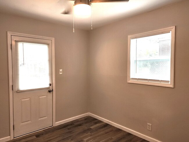 Building Photo - Charming Newly Remodeled 2-Bedroom Home