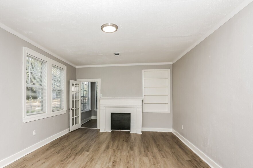 Building Photo - 353 E Ridgeway St