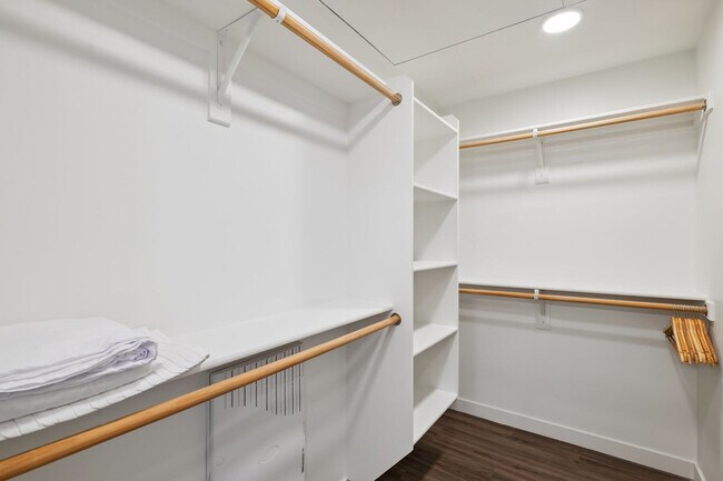 Building Photo - 222 E Jefferson St