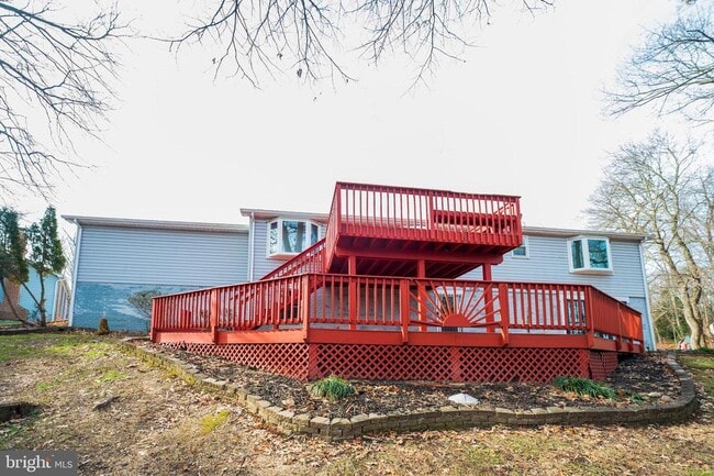 Building Photo - 4504 Franklin Terrace
