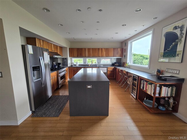 Building Photo - 100 Nantwick St