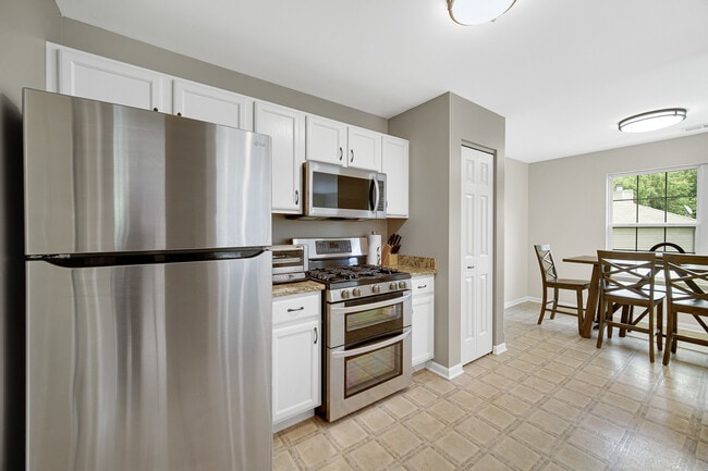 Building Photo - 2623 Cobblestone Dr