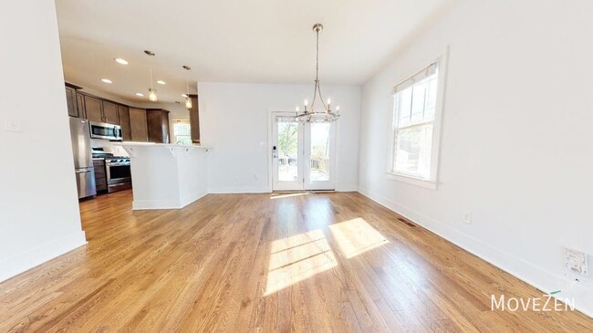 Building Photo - 822 E Lenoir St
