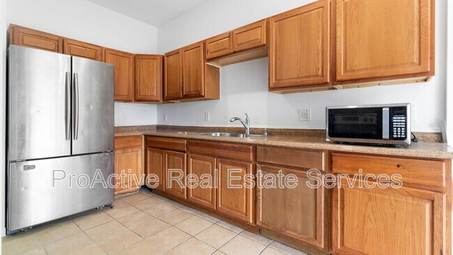 Building Photo - 417 W 30th St