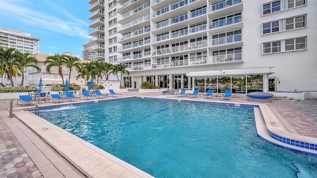 Building Photo - 5750 Collins Ave