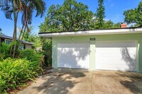 Building Photo - Charming Updated 1-Bedroom 1-Bath with 1-C...