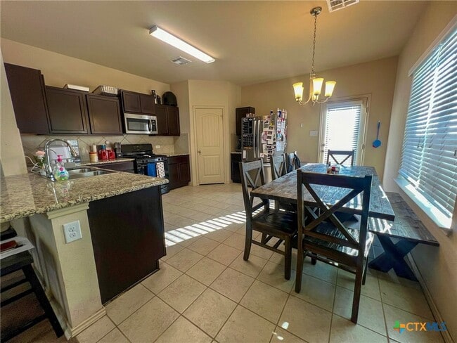 Building Photo - 104 Blair Ct