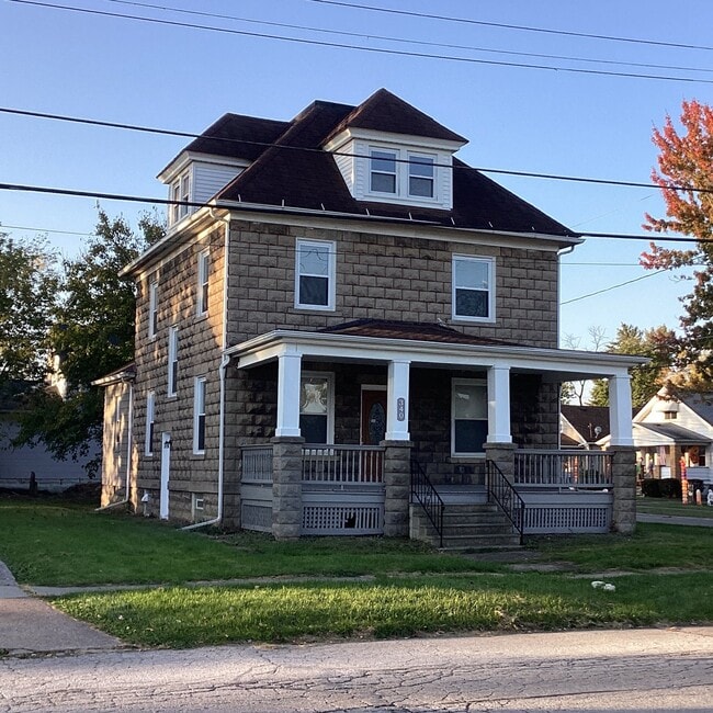 Building Photo - 340 Foster Ave