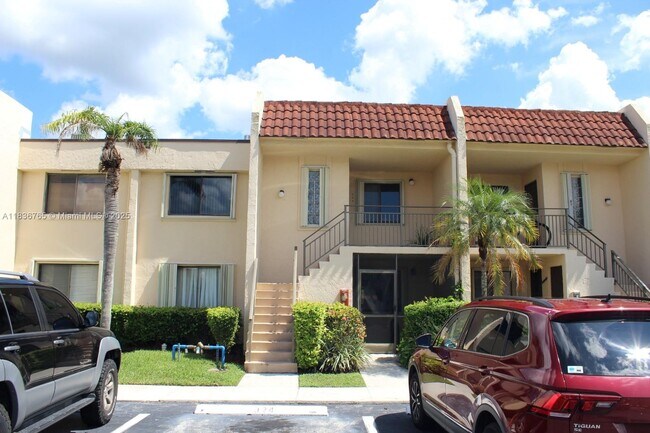 Primary Photo - 16471 Blatt Blvd