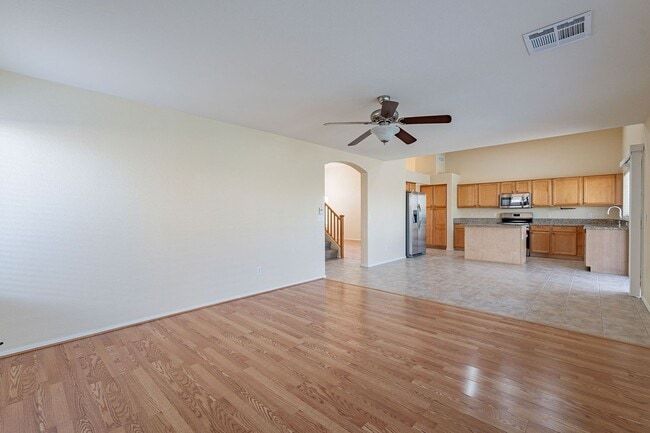 Building Photo - Great 4 Bedroom Dove Valley Home - Play Pool/All Appliances
