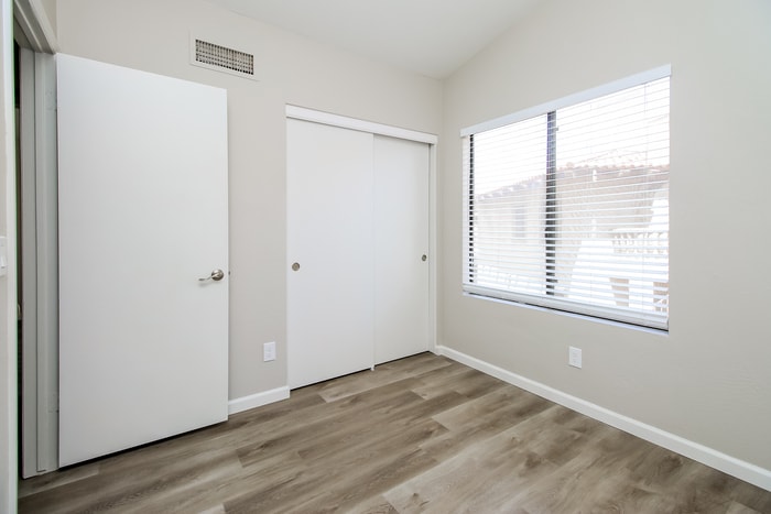 Building Photo - 1423 N Dana St