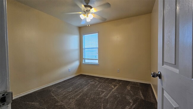 Building Photo - 2320 Shady Pine Dr