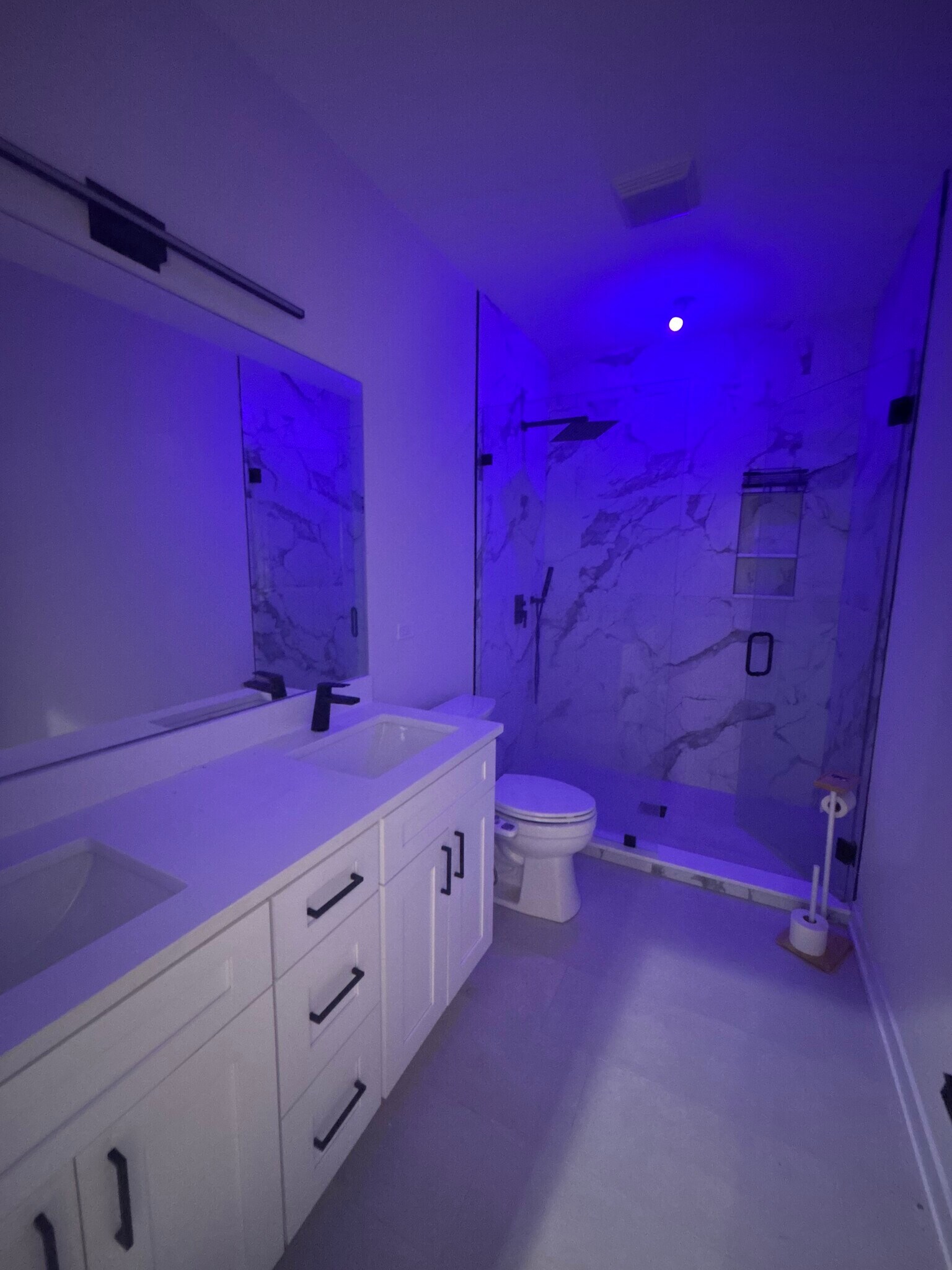 Building Photo - 6853 W Belmont Ave