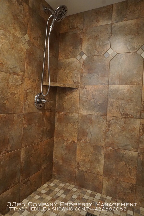 Building Photo - 207 5th Ave SW