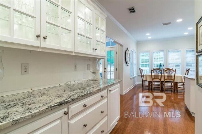 Building Photo - 30587 Middle Creek Cir