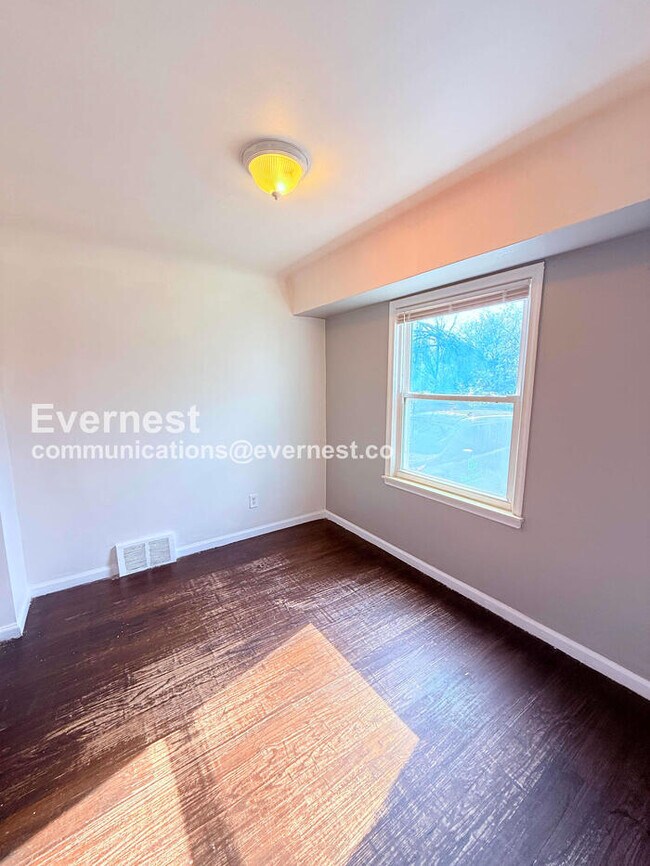 Building Photo - 8270 Trinity St