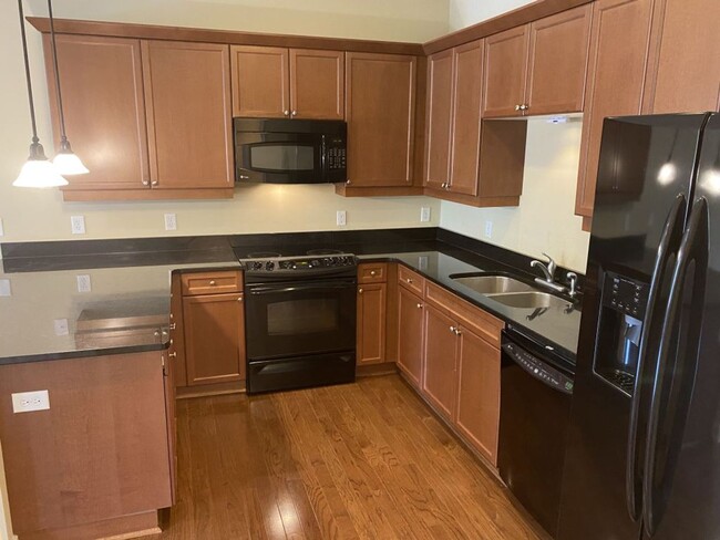 Building Photo - Convenient 1 Bedroom Condo in Dilworth