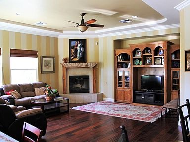 Building Photo - 12309 Thornwood Dr