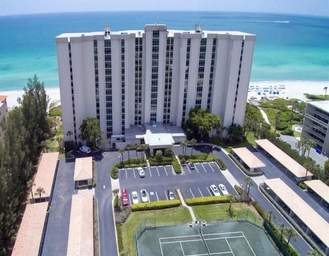 Primary Photo - 2425 Gulf of Mexico Dr
