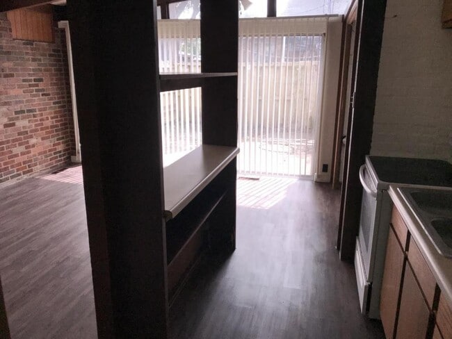 Building Photo - 46 S 19th St