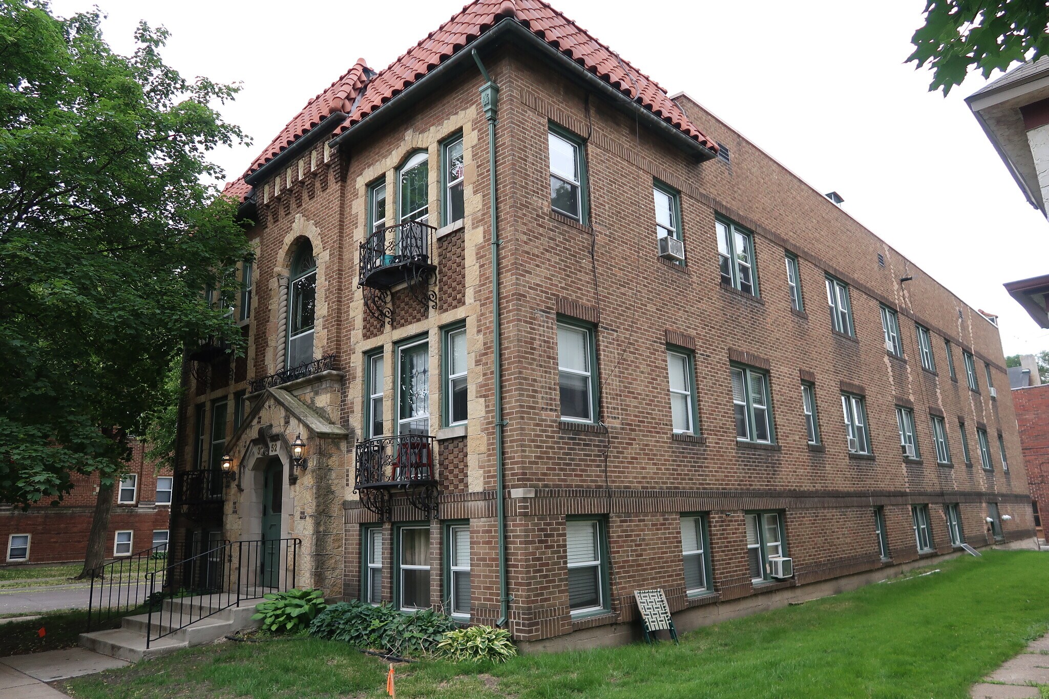 Exterior - 3252 Fremont Ave S