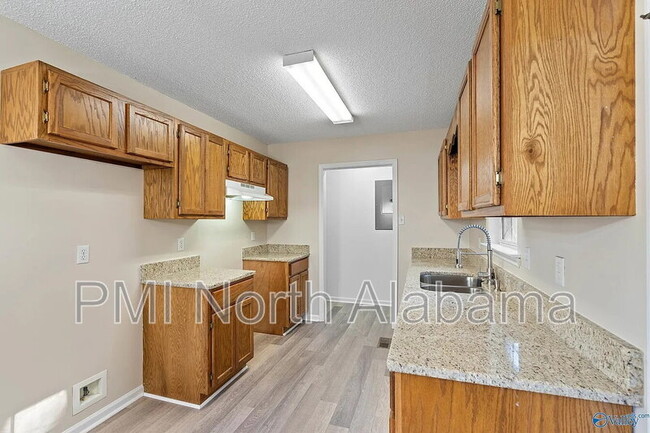 Building Photo - 3103 Sonya Dr NW
