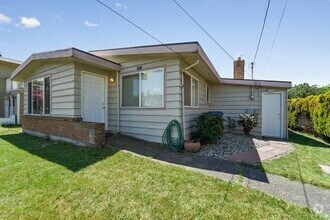 Building Photo - 3 bedroom in Seattle WA 98144