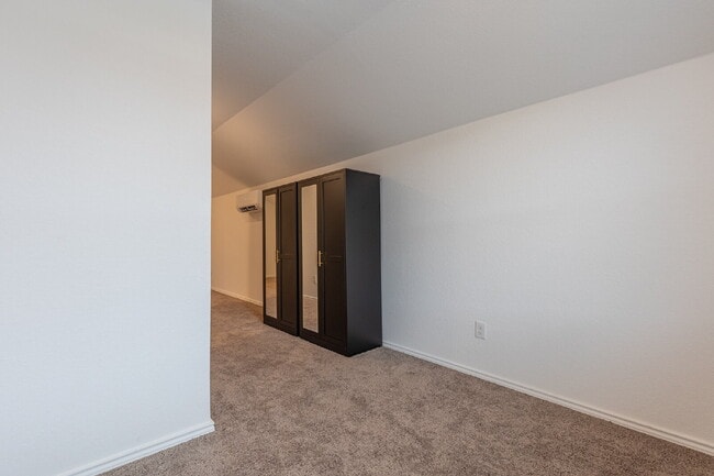 Building Photo - 7125 Elm Cv