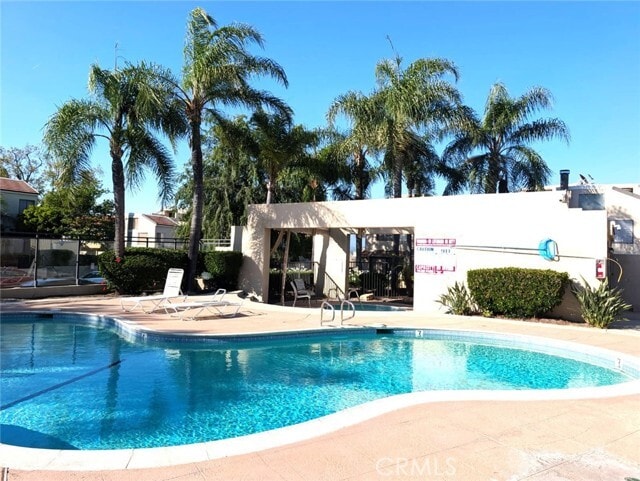 Building Photo - 13096 Le Parc Blvd