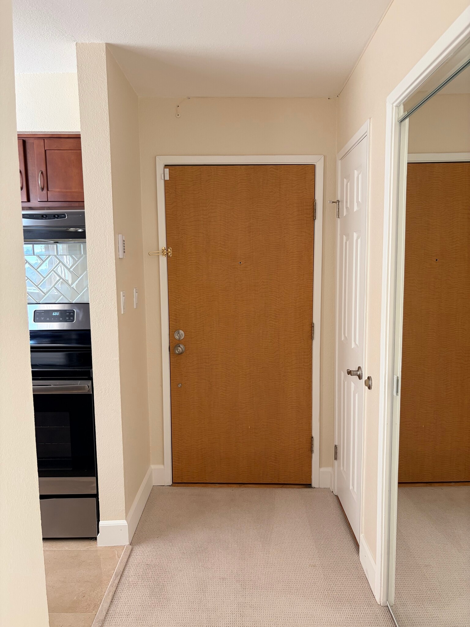 Building Photo - 590 El Dorado Ave