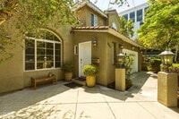 Building Photo - 664 S Mansfield Ave