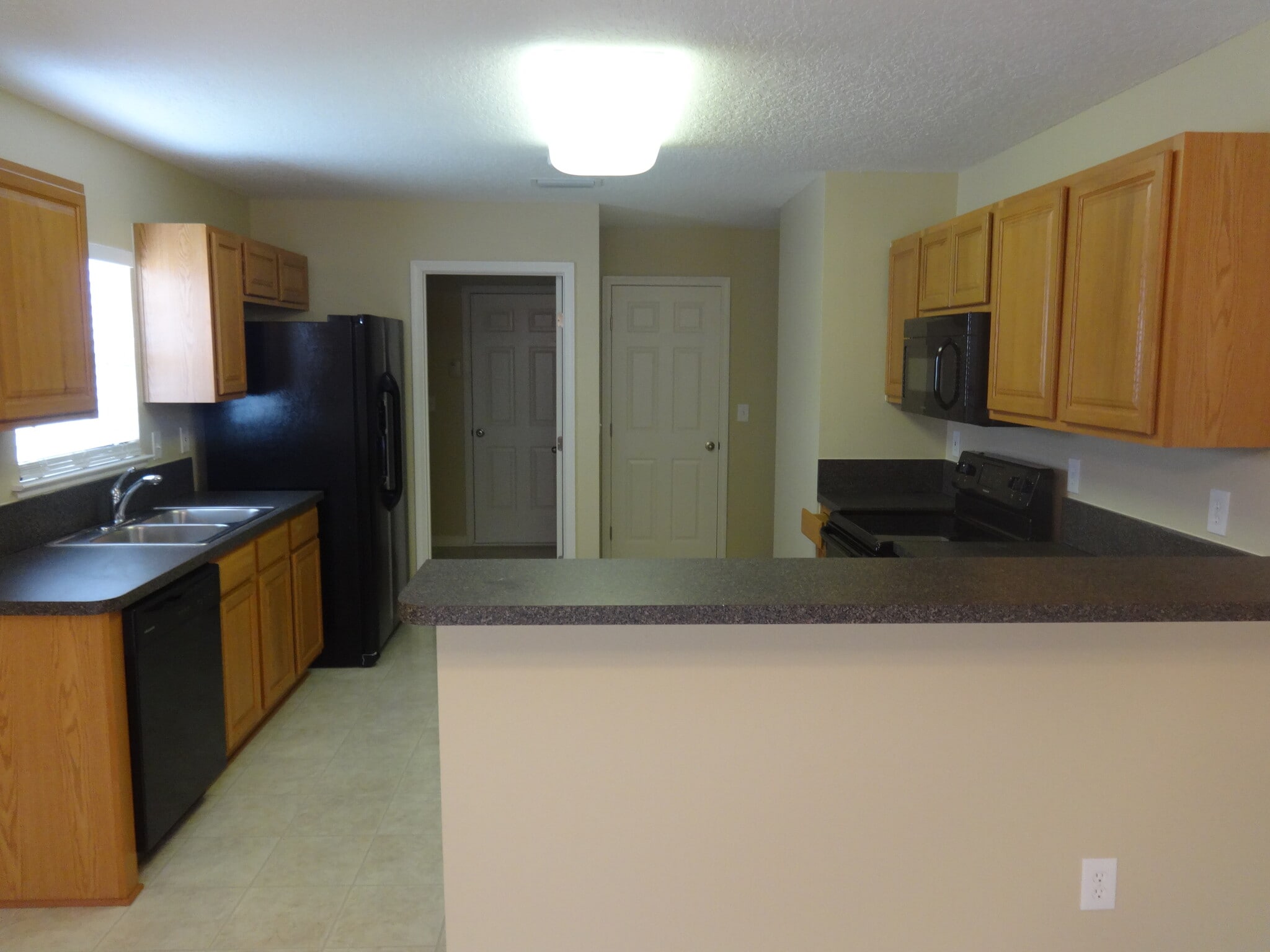 Building Photo - 7652 Vandalay Dr