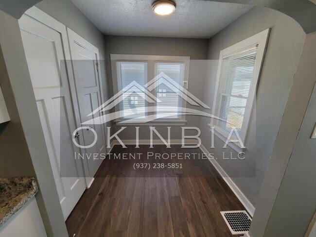 Building Photo - 1743 Radcliffe Rd