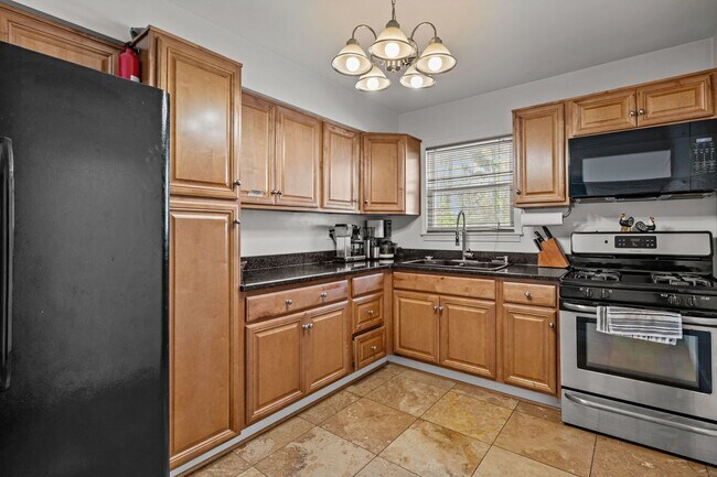 Building Photo - Quiet 3-Bedroom Home with Spacious Garage – Convenient Chesapeake Location